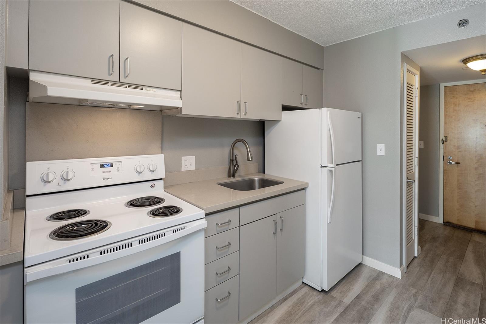 545 Queen St Honolulu - Rental - photo 6 of 12