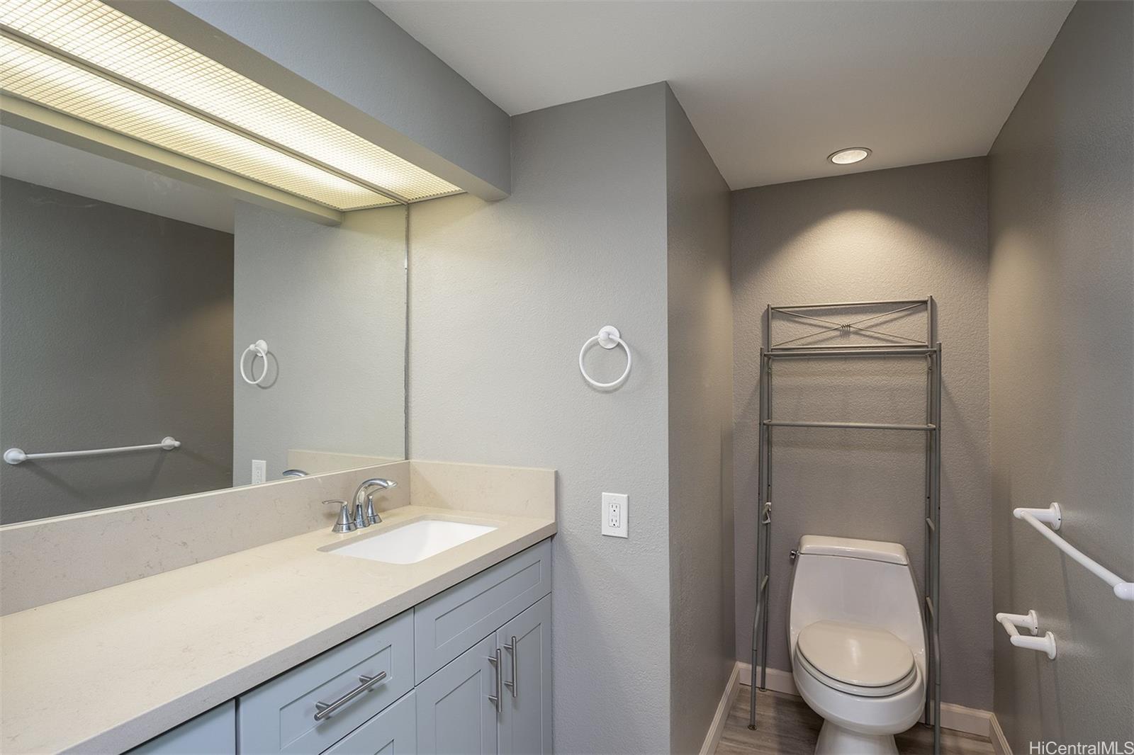 545 Queen St Honolulu - Rental - photo 10 of 12