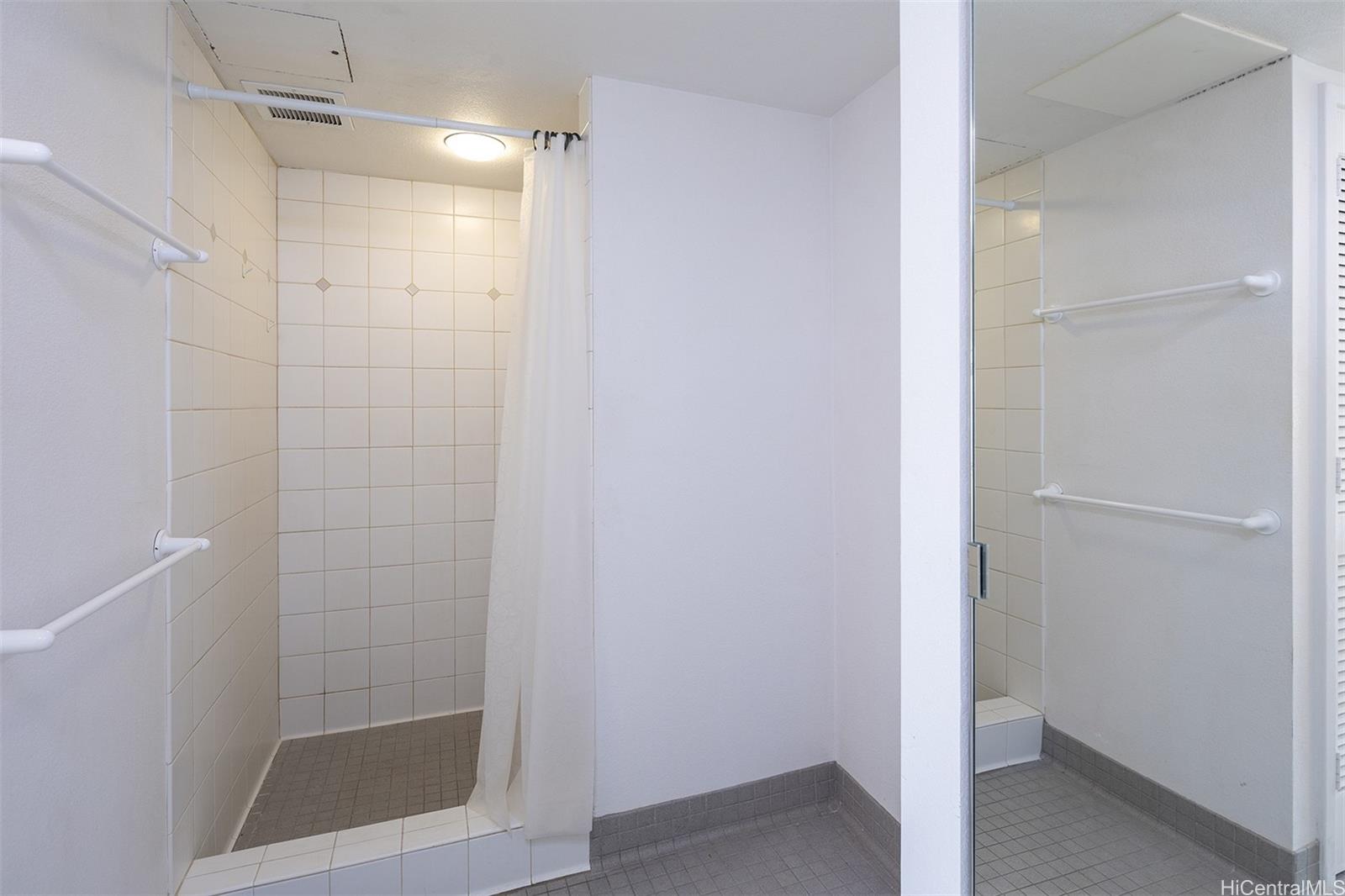 545 Queen St Honolulu - Rental - photo 11 of 13