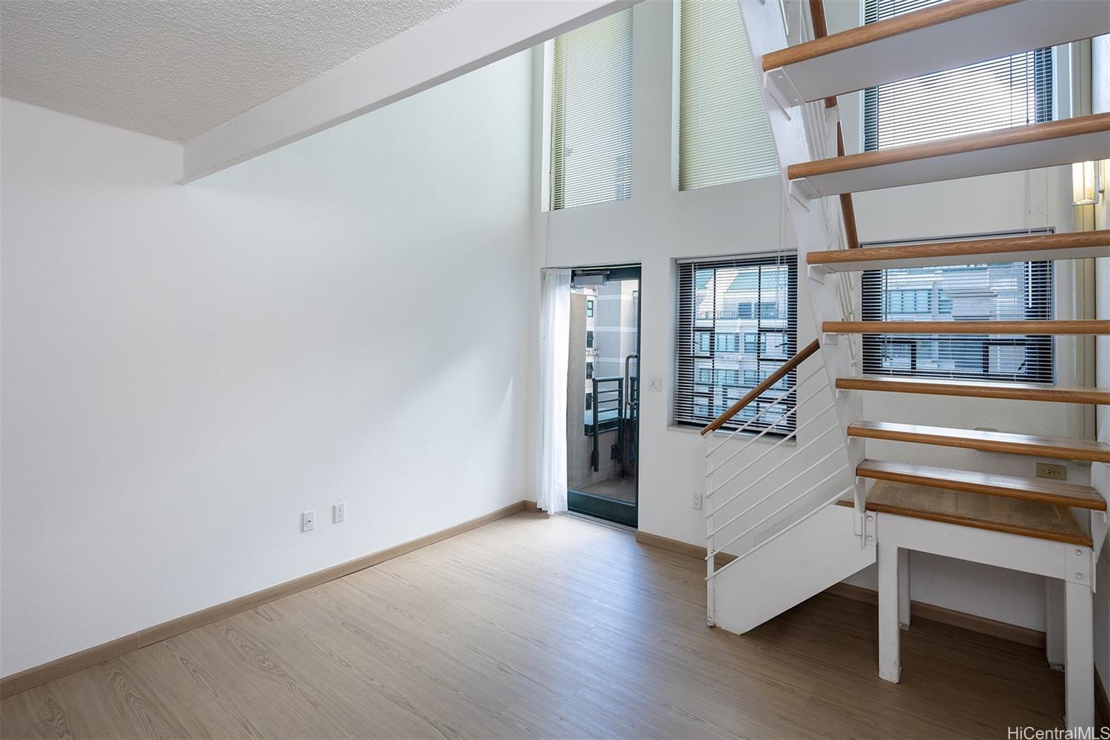 545 Queen St Honolulu - Rental - photo 4 of 13