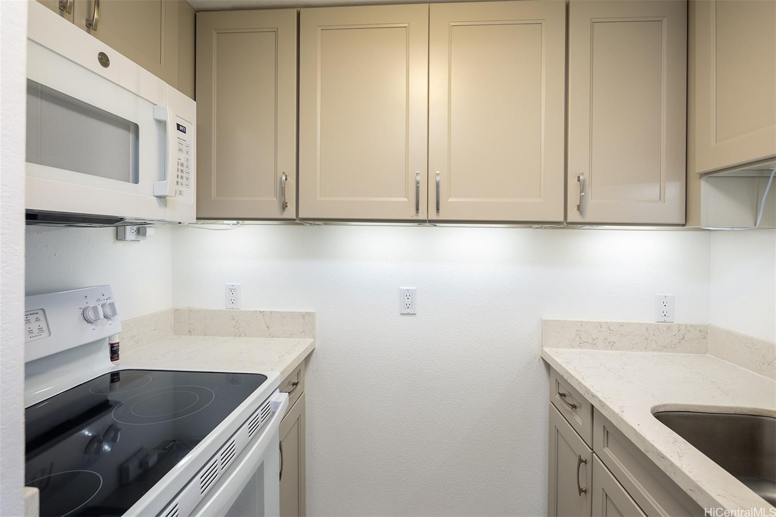 545 Queen St Honolulu - Rental - photo 6 of 13