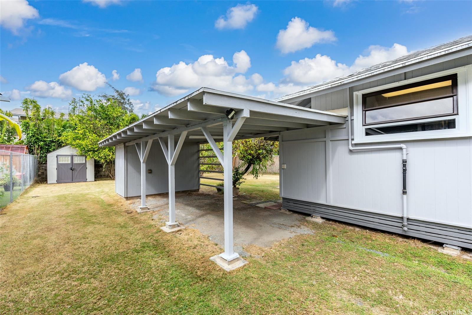 548  Kuaaina Way Coconut Grove, Kailua home - photo 16 of 20