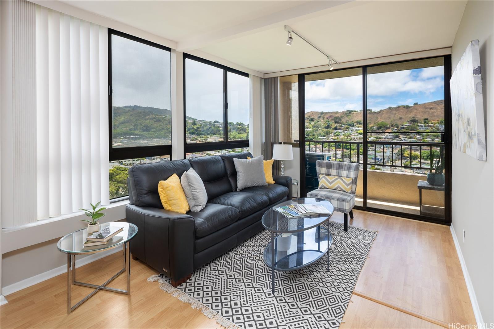 NUUANU BROOKSIDE condo # 1501, Honolulu, Hawaii - photo 2 of 22