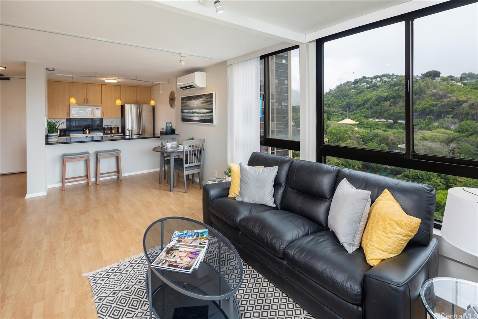 NUUANU BROOKSIDE condo # 1501, Honolulu, Hawaii - photo 4 of 22