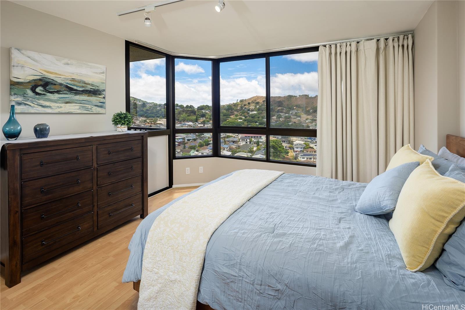 NUUANU BROOKSIDE condo # 1501, Honolulu, Hawaii - photo 7 of 22