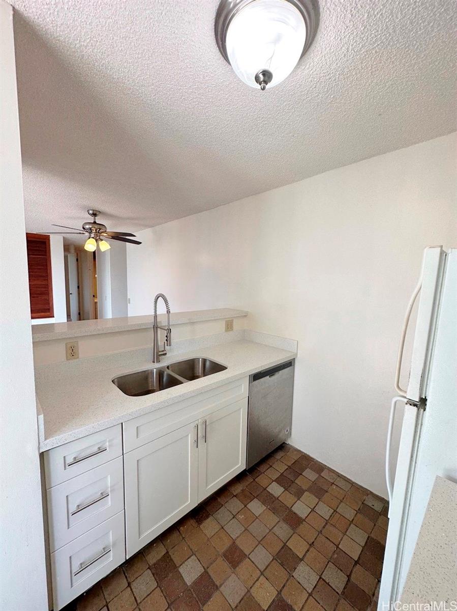 55 S Judd St Honolulu - Rental - photo 6 of 25