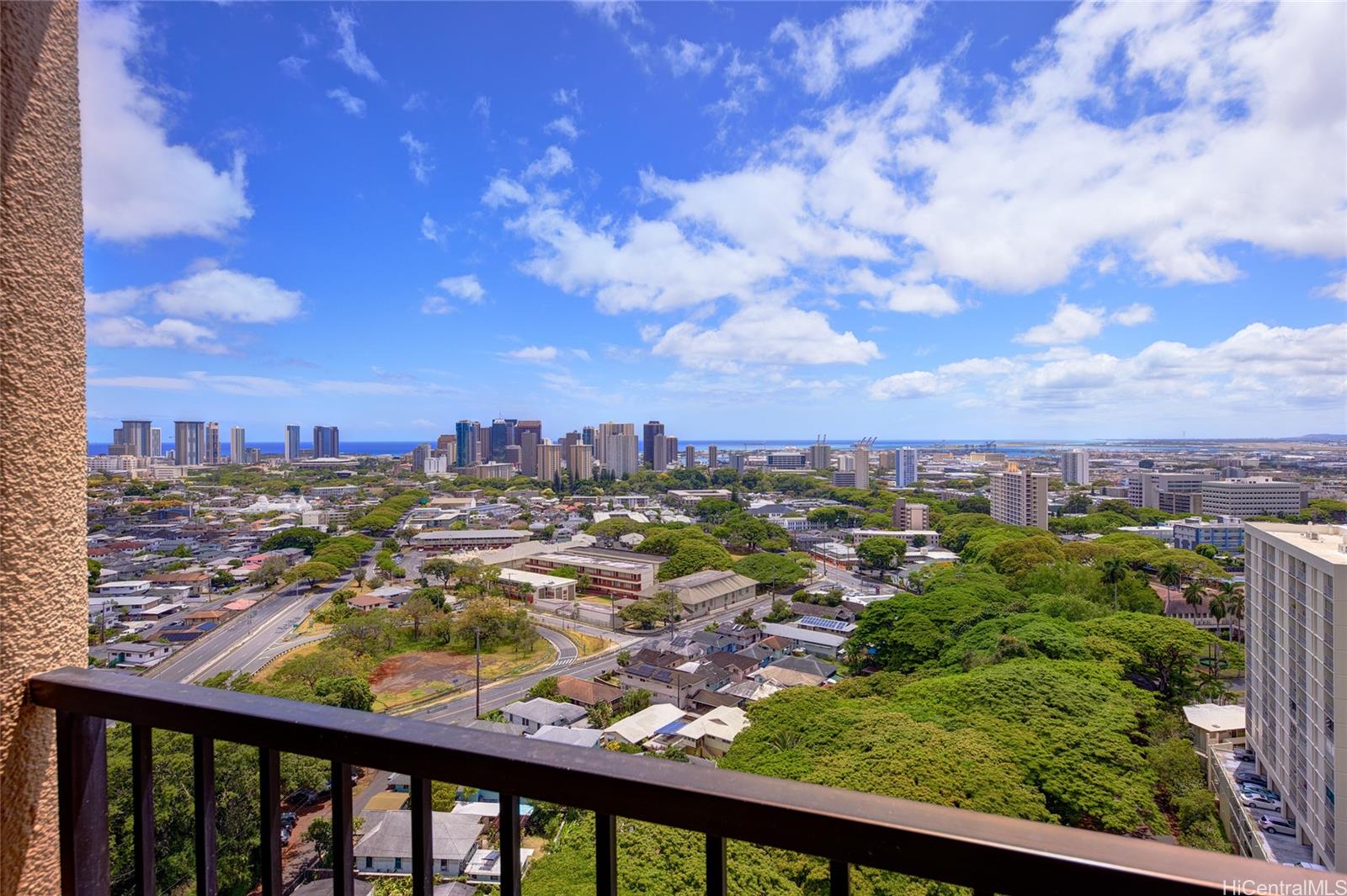 Nuuanu Brookside condo # 2206, Honolulu, Hawaii - photo 9 of 15