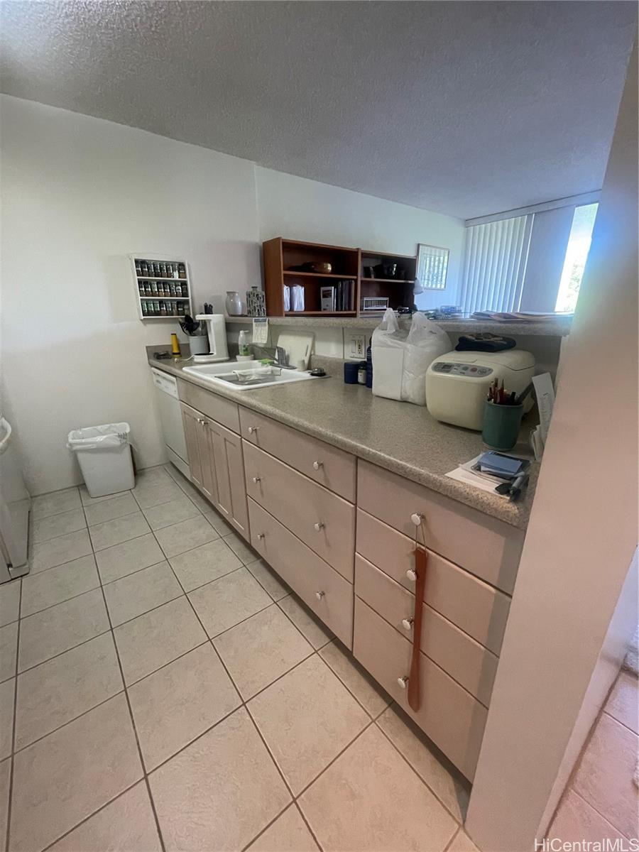 Nuuanu Brookside condo # 705, Honolulu, Hawaii - photo 15 of 23