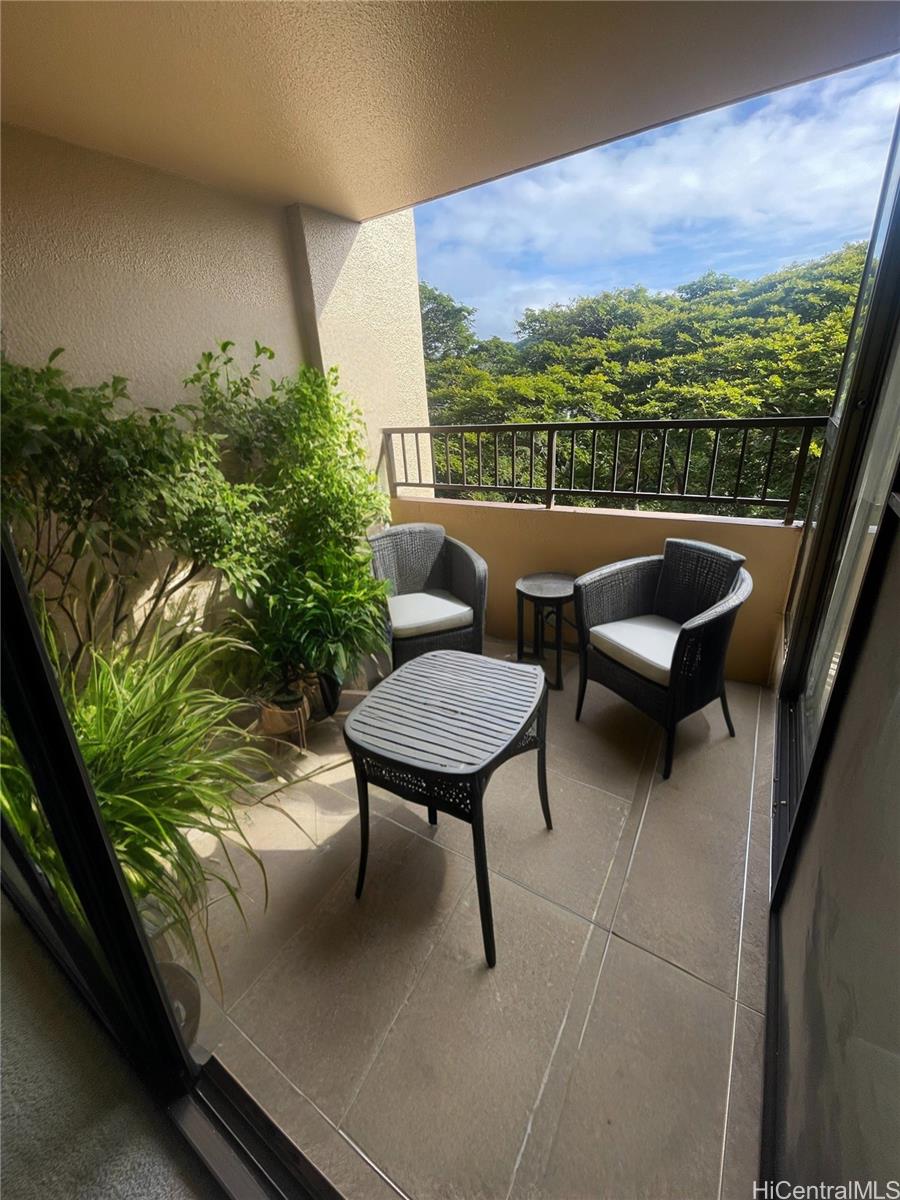 Nuuanu Brookside condo # 705, Honolulu, Hawaii - photo 4 of 23