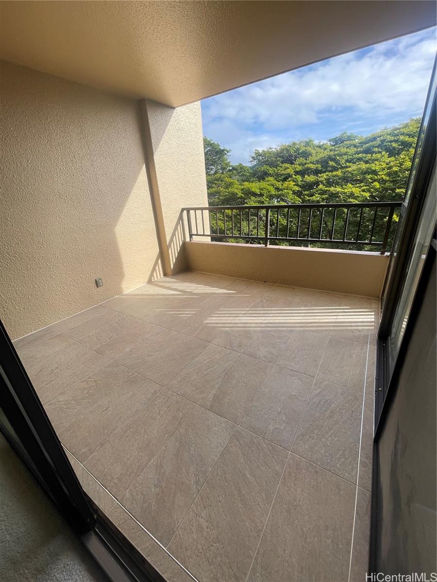 Nuuanu Brookside condo # 705, Honolulu, Hawaii - photo 5 of 23