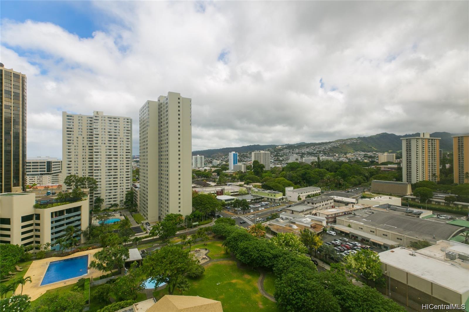 Kukui Plaza condo # D1507, Honolulu, Hawaii - photo 12 of 14