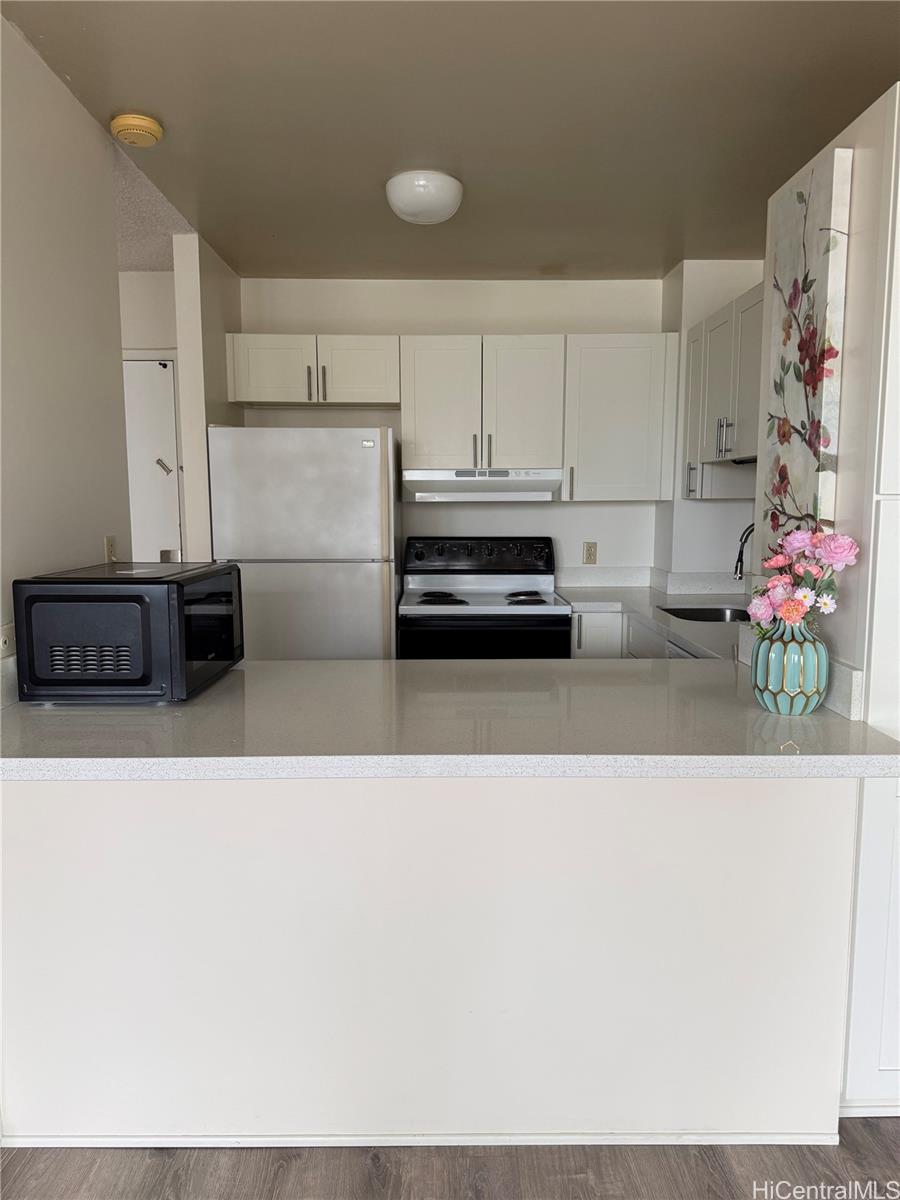 55 S Kukui St Honolulu - Rental - photo 3 of 9