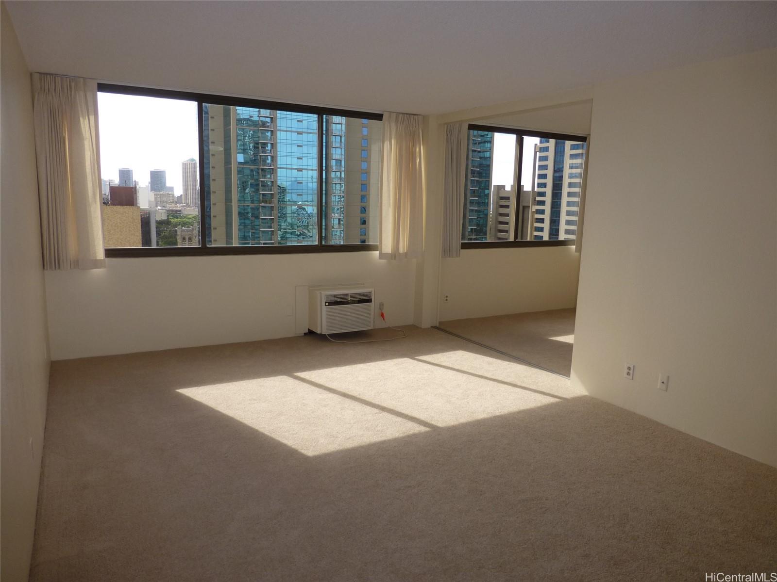 Kukui Plaza condo # D1706, Honolulu, Hawaii - photo 3 of 19