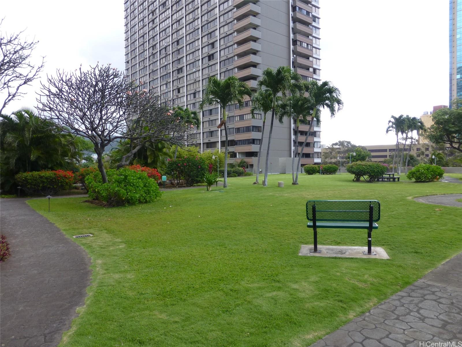 Kukui Plaza condo # D1706, Honolulu, Hawaii - photo 9 of 13