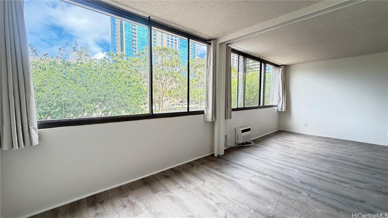 Kukui Plaza condo # D208, Honolulu, Hawaii - photo 2 of 11