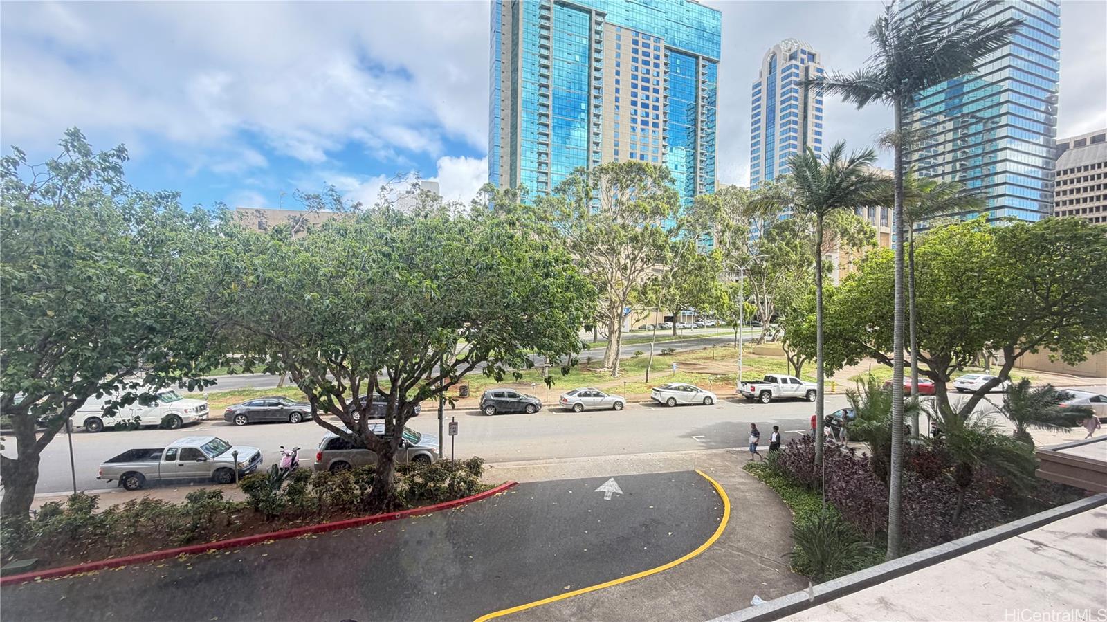 Kukui Plaza condo # D208, Honolulu, Hawaii - photo 3 of 11