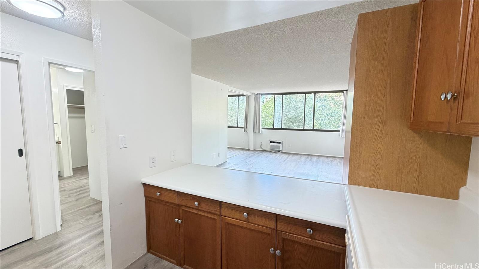 Kukui Plaza condo # D208, Honolulu, Hawaii - photo 5 of 11