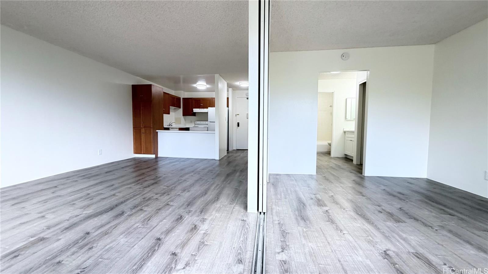 Kukui Plaza condo # D208, Honolulu, Hawaii - photo 6 of 11