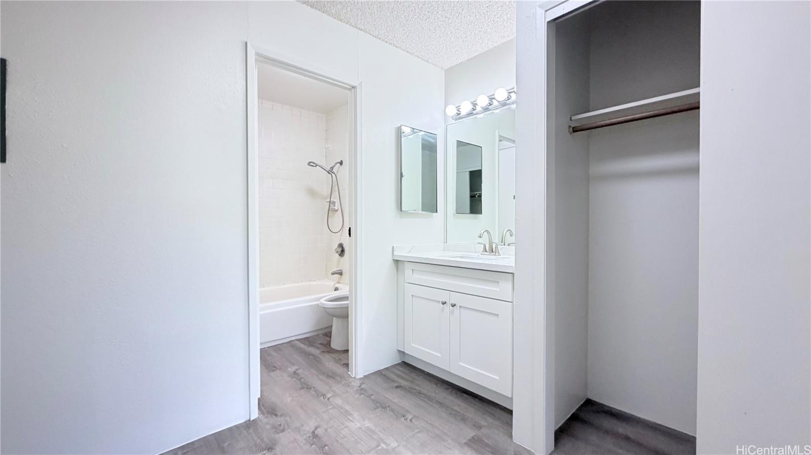 Kukui Plaza condo # D208, Honolulu, Hawaii - photo 7 of 11