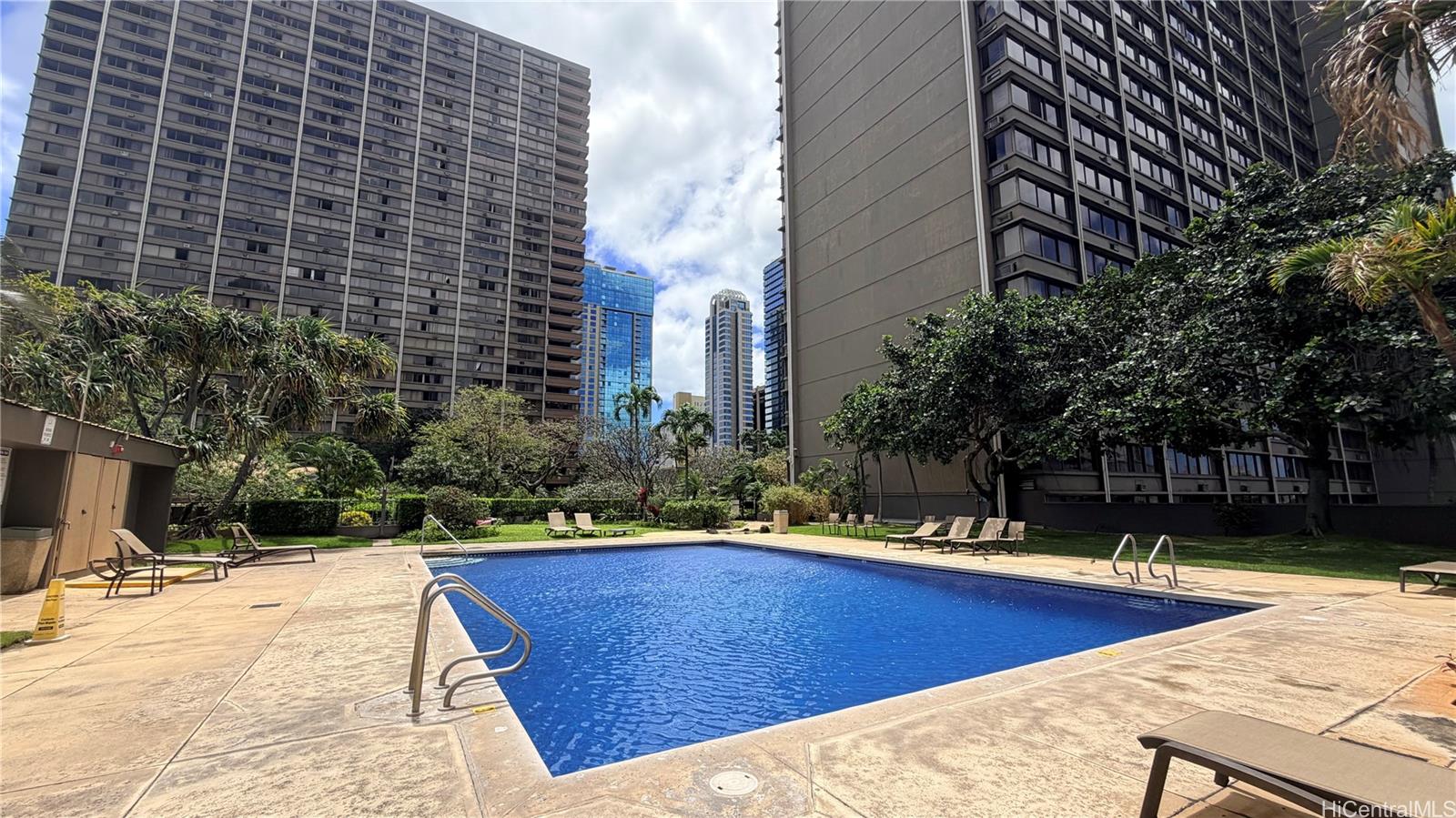 Kukui Plaza condo # D208, Honolulu, Hawaii - photo 8 of 11