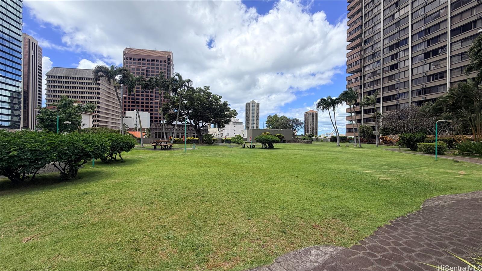 Kukui Plaza condo # D208, Honolulu, Hawaii - photo 10 of 11