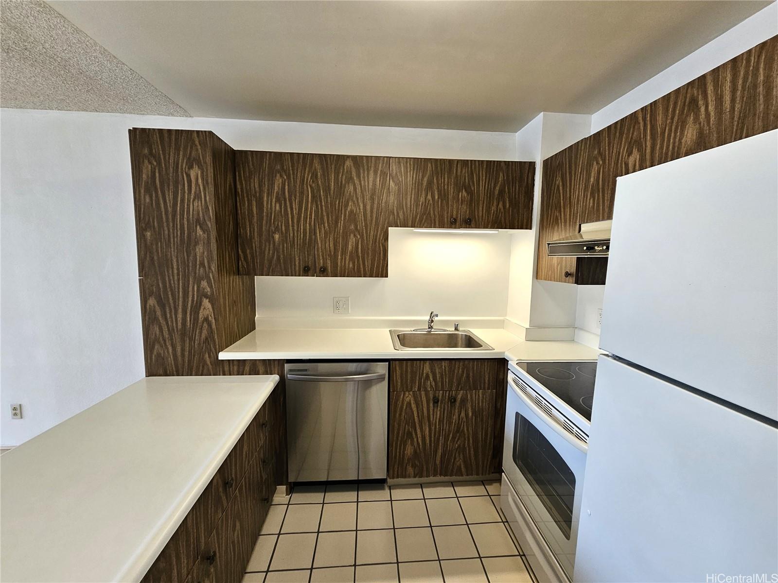 55 S Kukui St Honolulu - Rental - photo 2 of 25