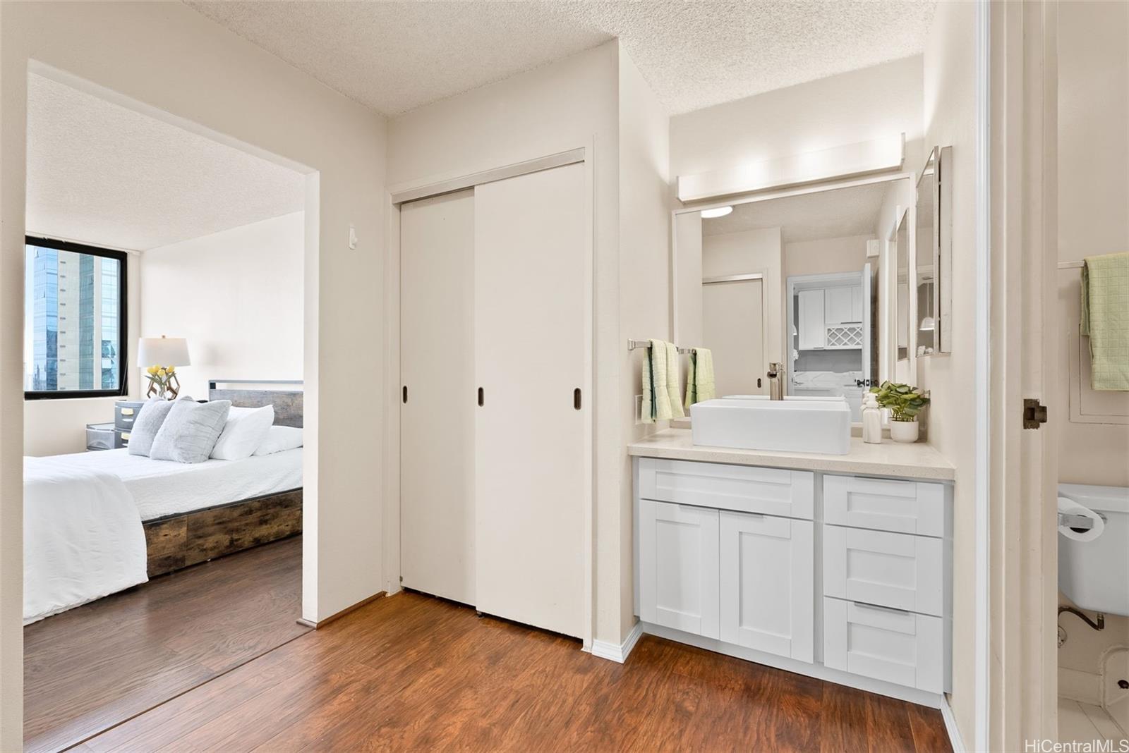 Kukui Plaza condo # D2410, Honolulu, Hawaii - photo 11 of 22