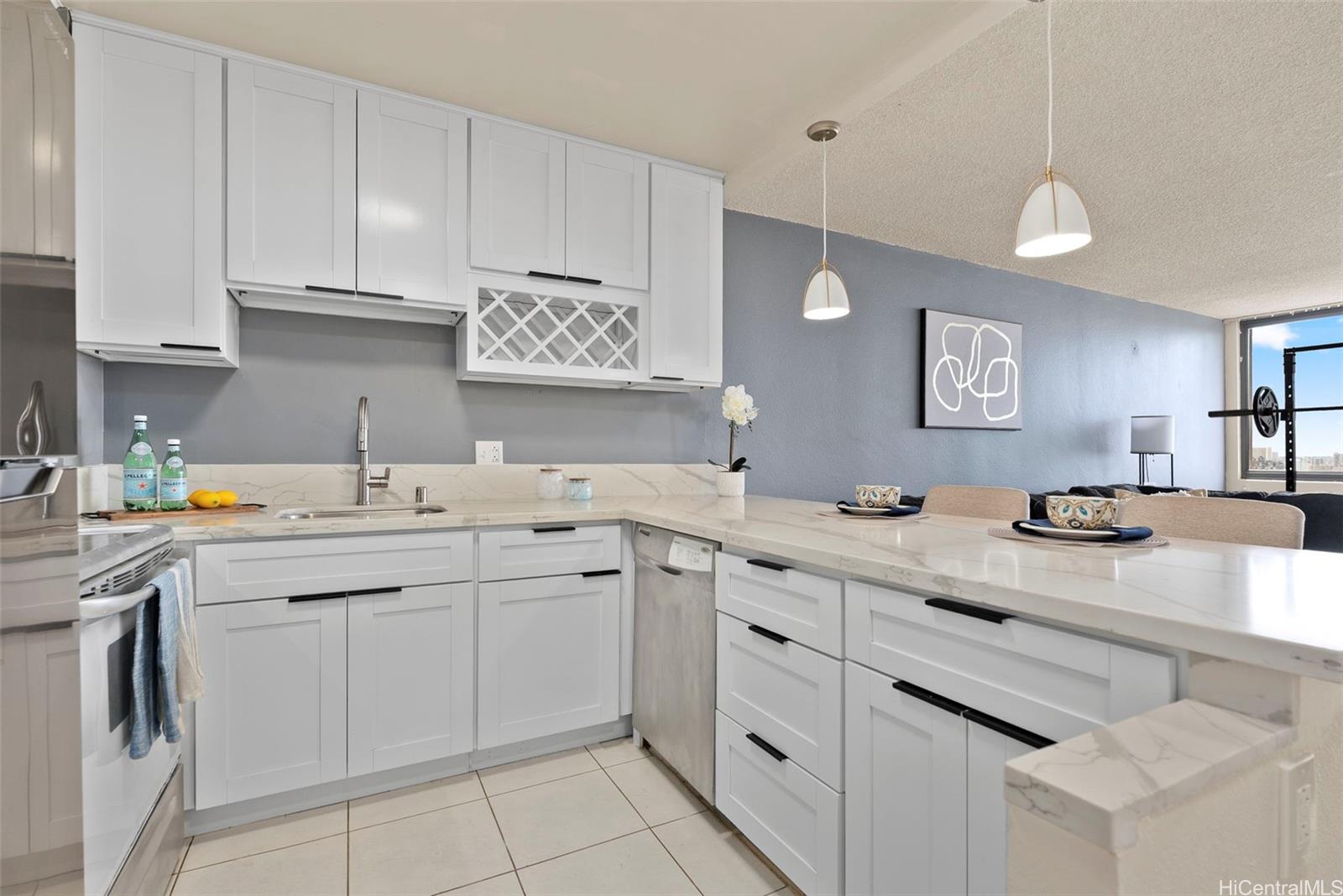 Kukui Plaza condo # D2410, Honolulu, Hawaii - photo 4 of 22