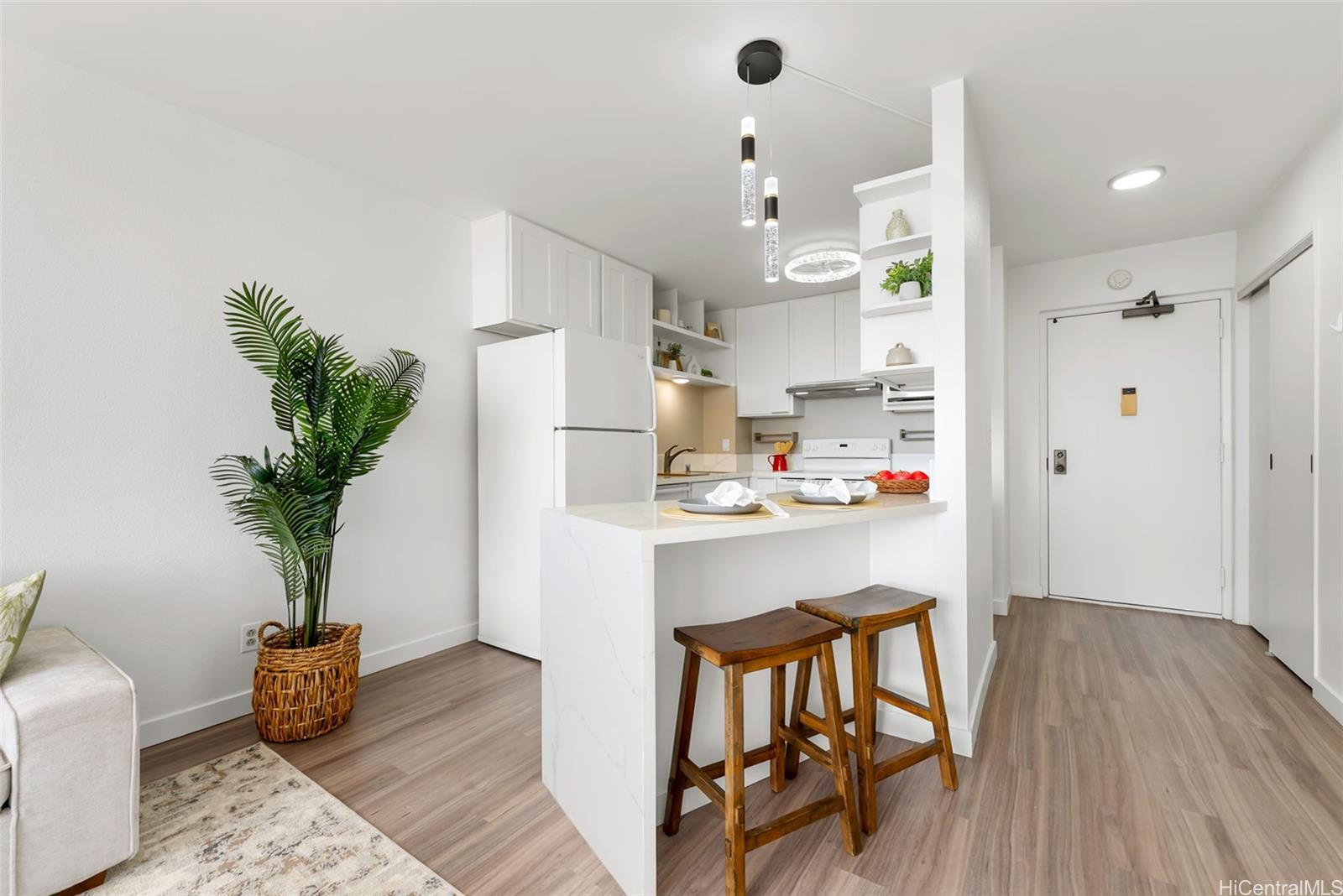 Kukui Plaza condo # D2412, Honolulu, Hawaii - photo 7 of 21