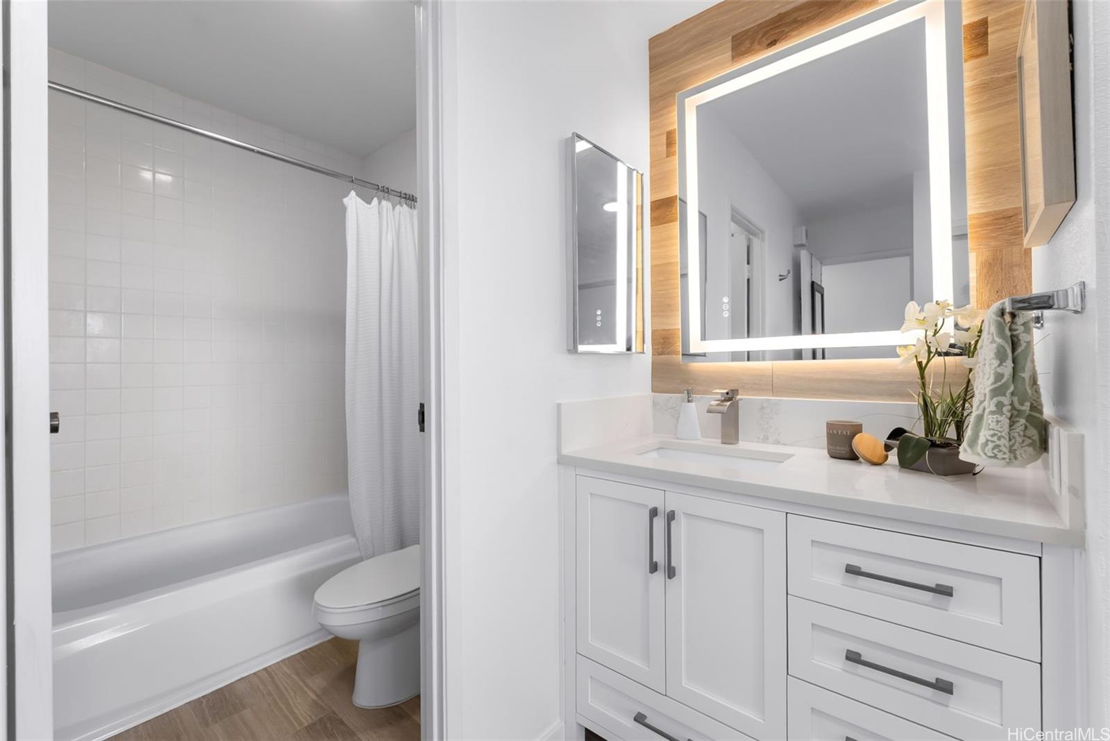 Kukui Plaza condo # D2412, Honolulu, Hawaii - photo 11 of 21