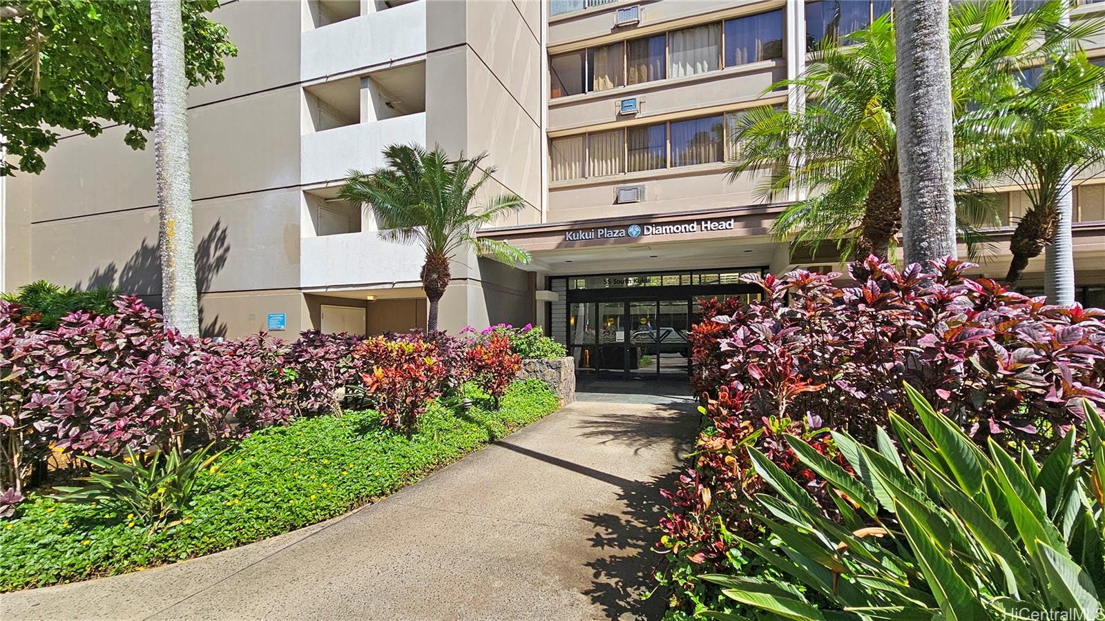 Kukui Plaza condo # D2701, Honolulu, Hawaii - photo 16 of 25