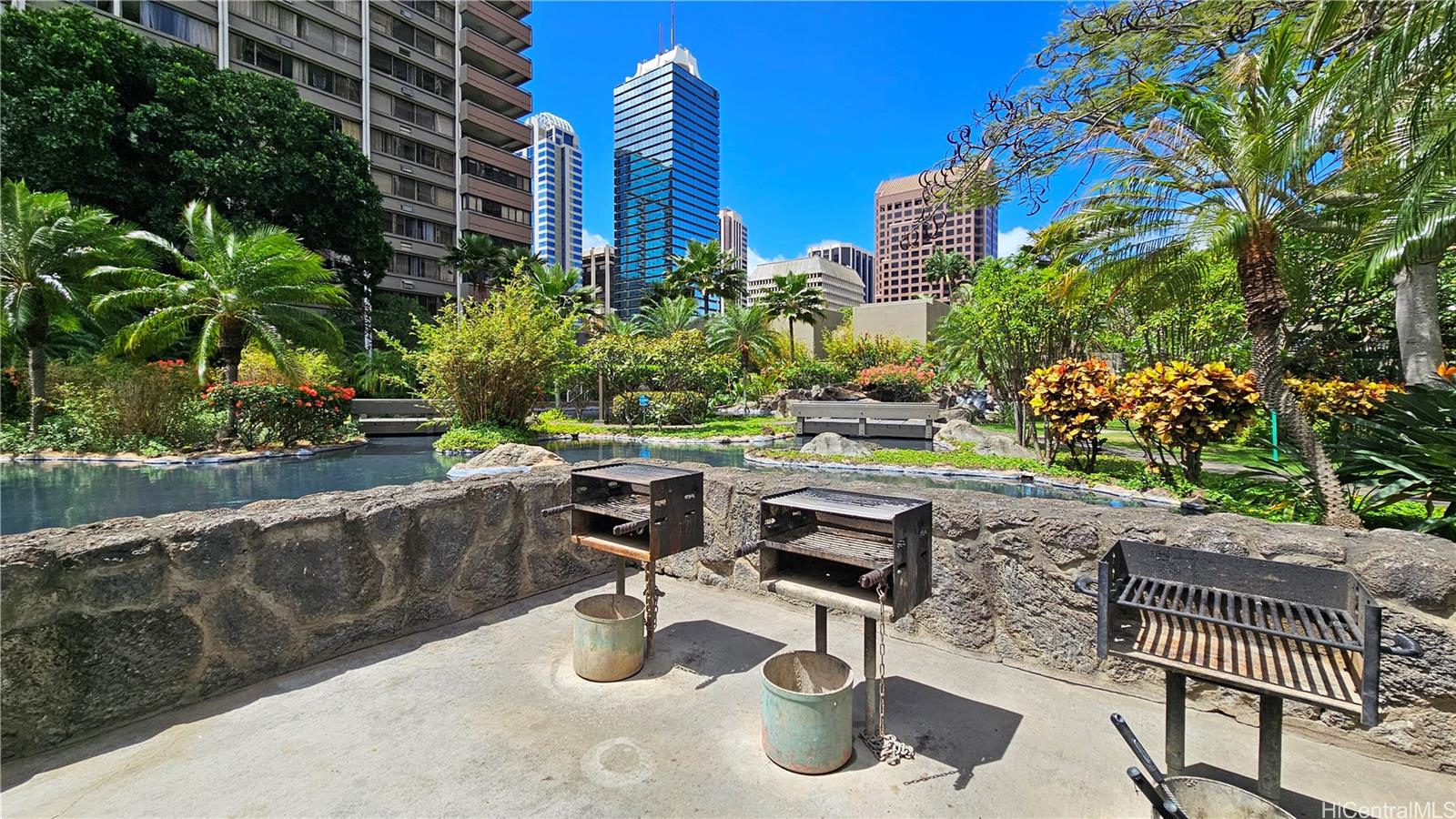Kukui Plaza condo # D2701, Honolulu, Hawaii - photo 20 of 25