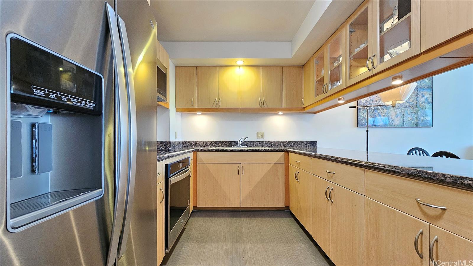 Kukui Plaza condo # D2701, Honolulu, Hawaii - photo 5 of 25