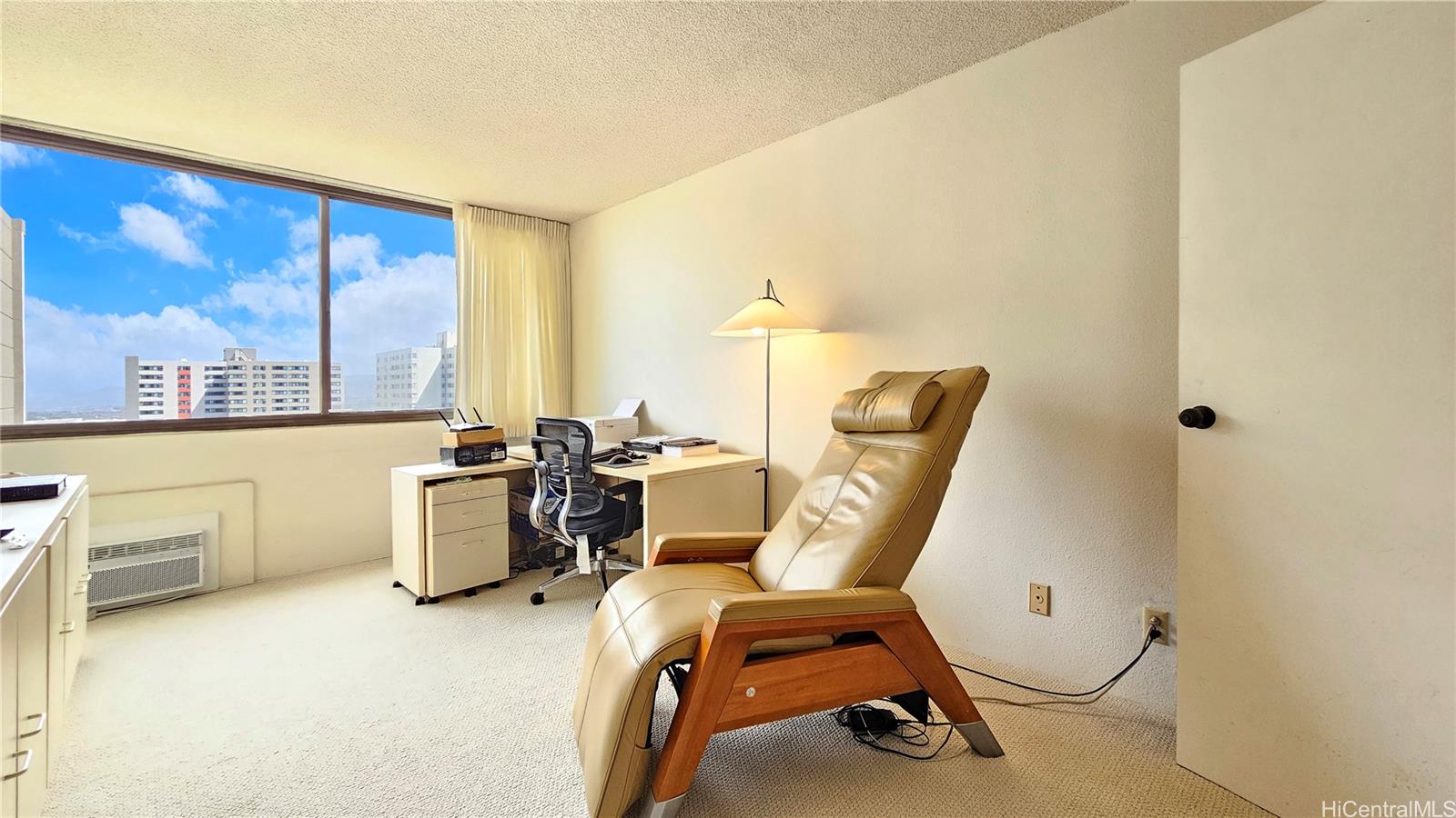 Kukui Plaza condo # D2701, Honolulu, Hawaii - photo 6 of 25