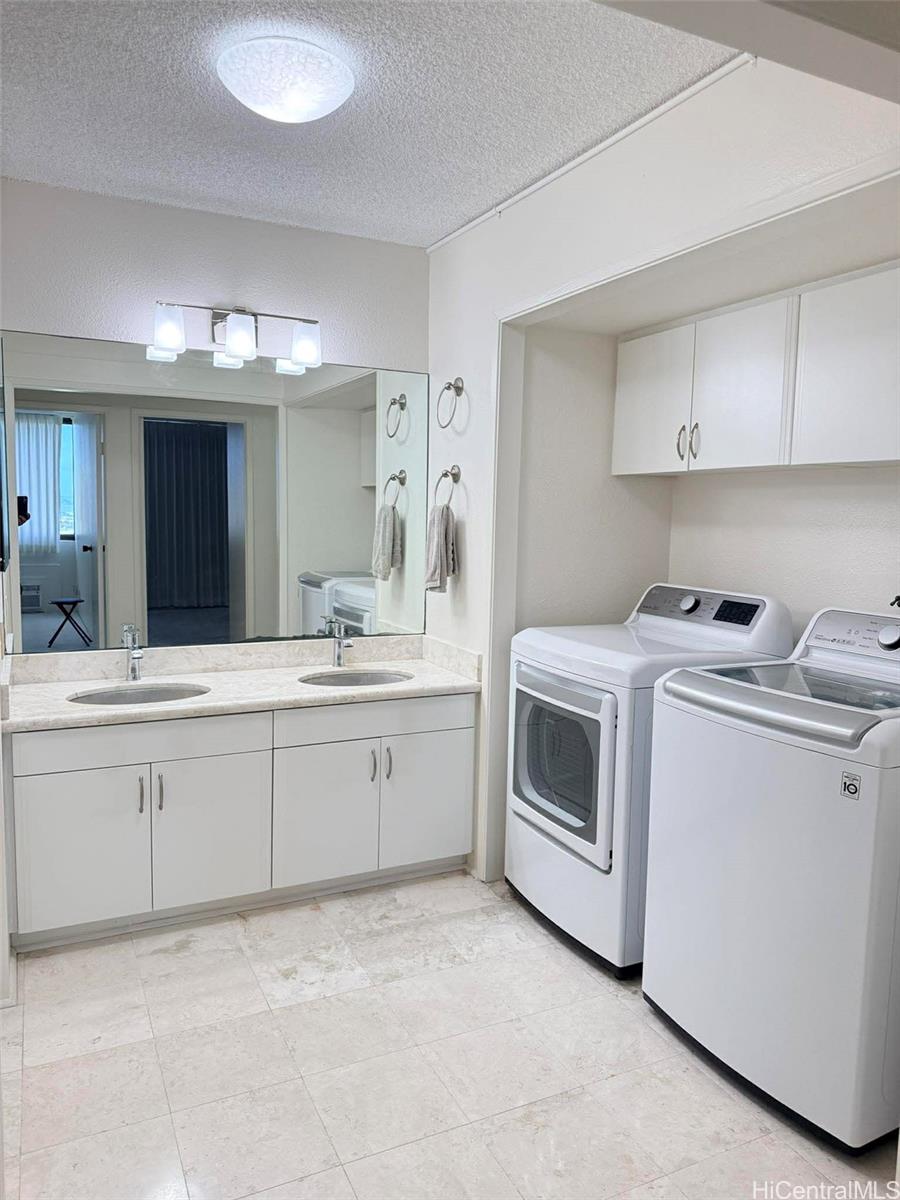 Kukui Plaza condo # D2701, Honolulu, Hawaii - photo 15 of 25