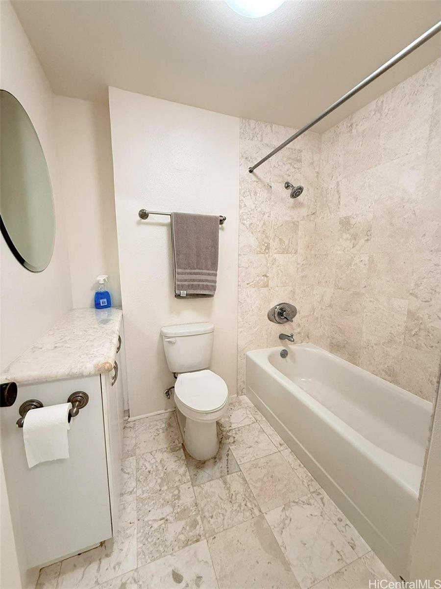 Kukui Plaza condo # D2701, Honolulu, Hawaii - photo 16 of 25