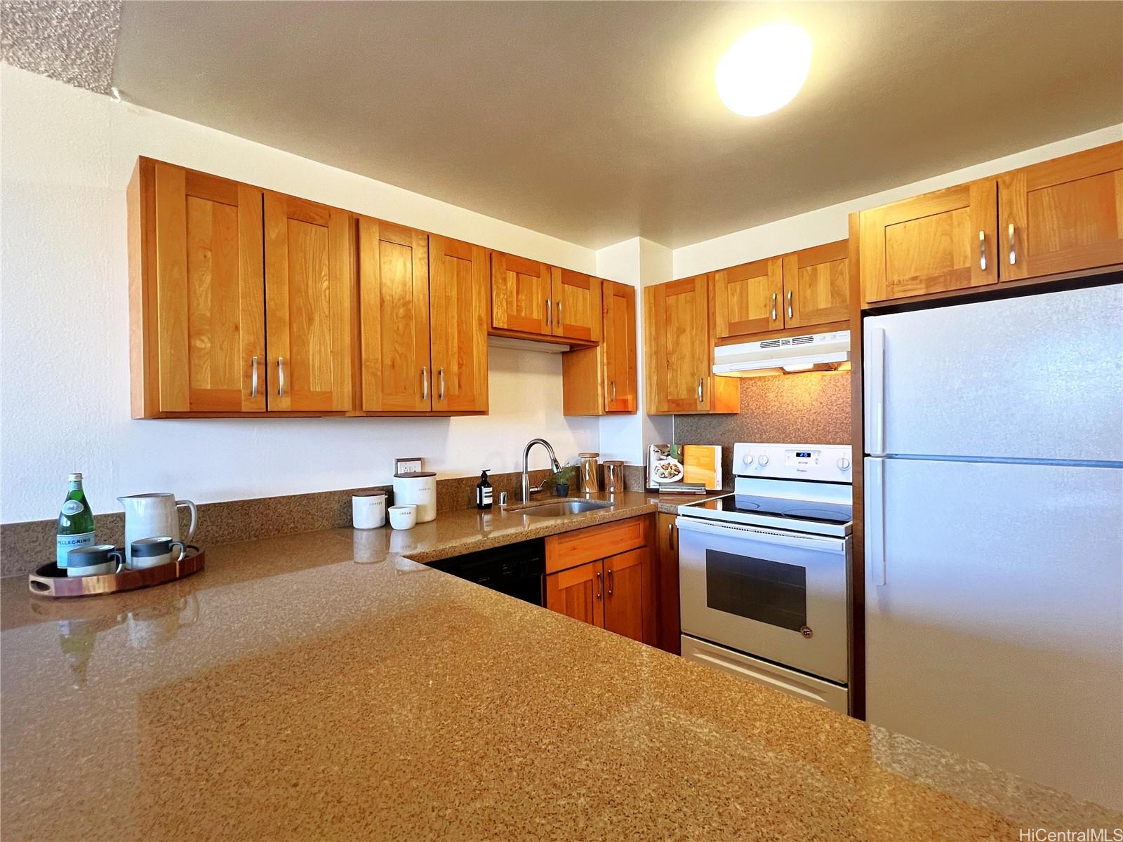 Kukui Plaza condo # D2804, Honolulu, Hawaii - photo 2 of 15