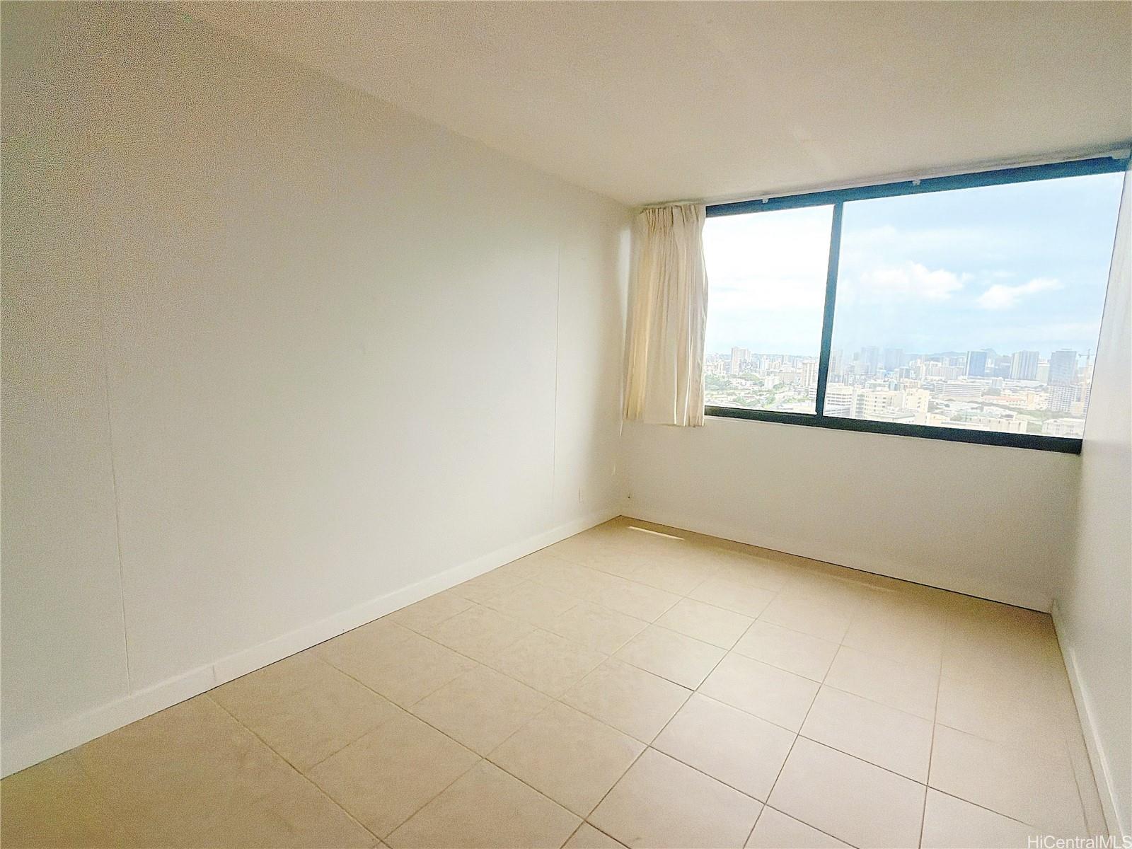 Kukui Plaza condo # D3014, Honolulu, Hawaii - photo 20 of 24