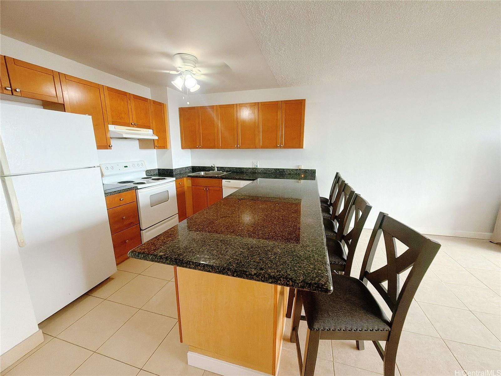 Kukui Plaza condo # D3014, Honolulu, Hawaii - photo 4 of 24