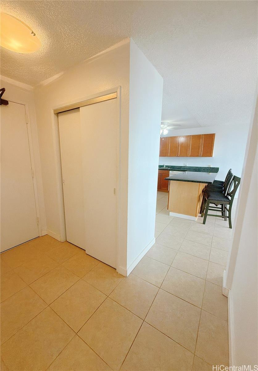 Kukui Plaza condo # D3014, Honolulu, Hawaii - photo 5 of 24