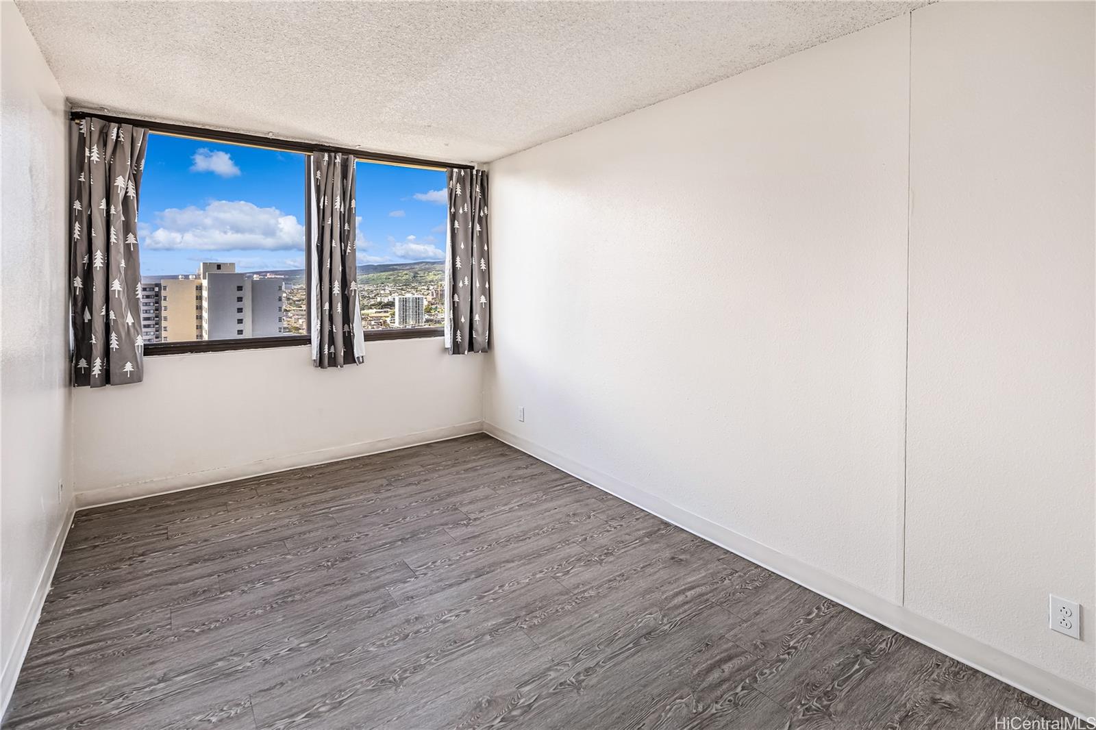 Kukui Plaza condo # D3115, Honolulu, Hawaii - photo 13 of 25