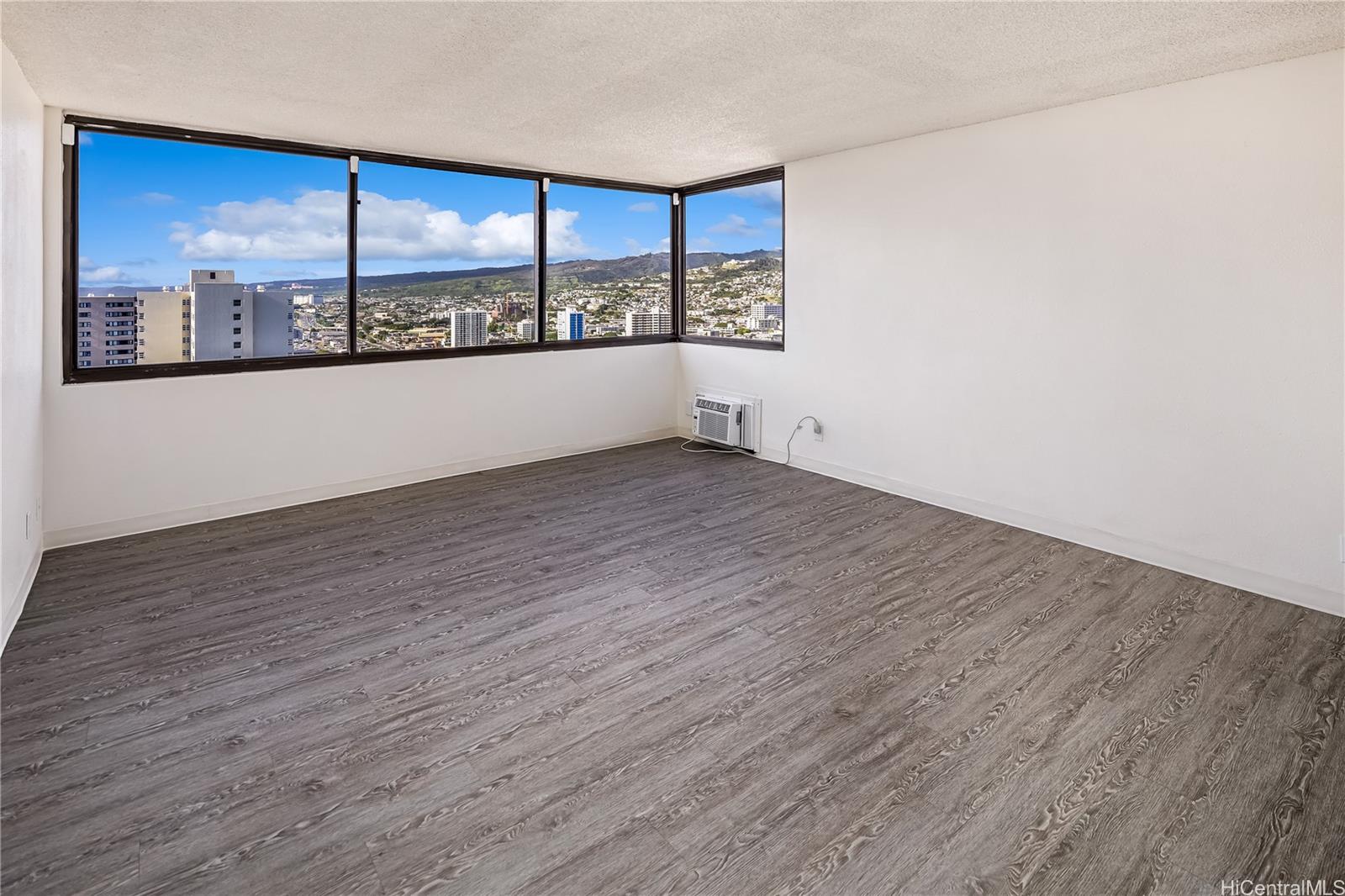 Kukui Plaza condo # D3115, Honolulu, Hawaii - photo 3 of 25