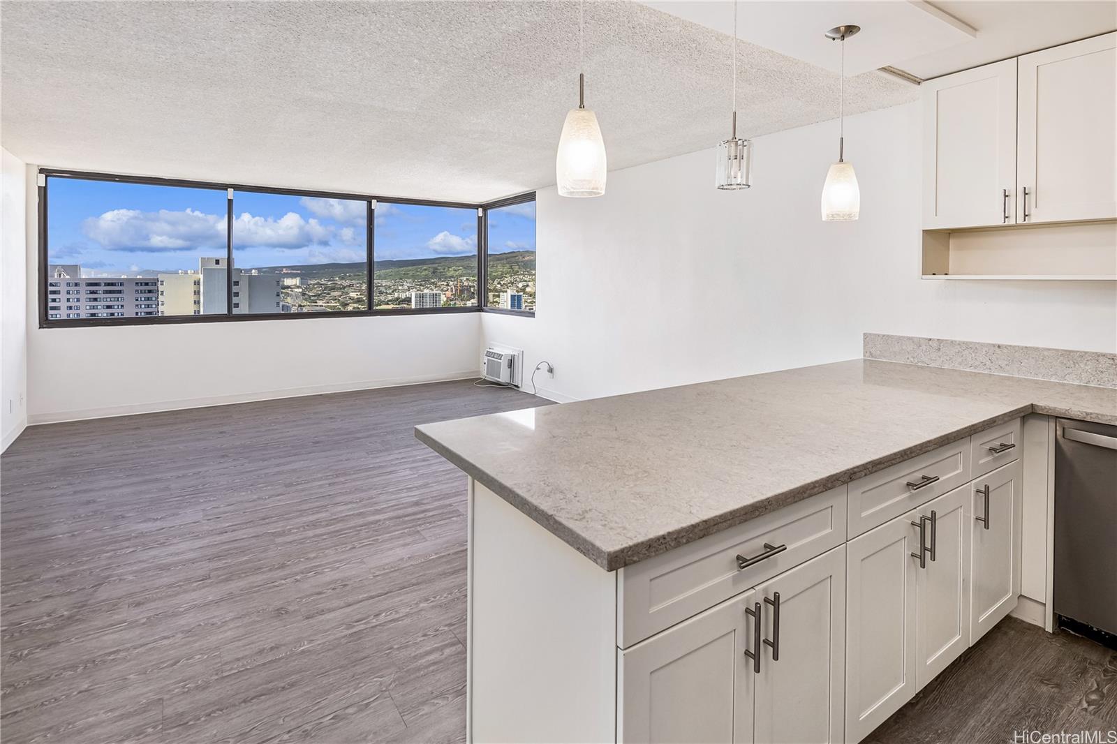 Kukui Plaza condo # D3115, Honolulu, Hawaii - photo 9 of 25