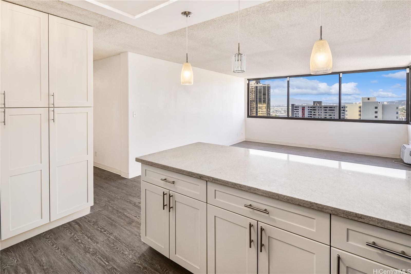 Kukui Plaza condo # D3115, Honolulu, Hawaii - photo 10 of 25