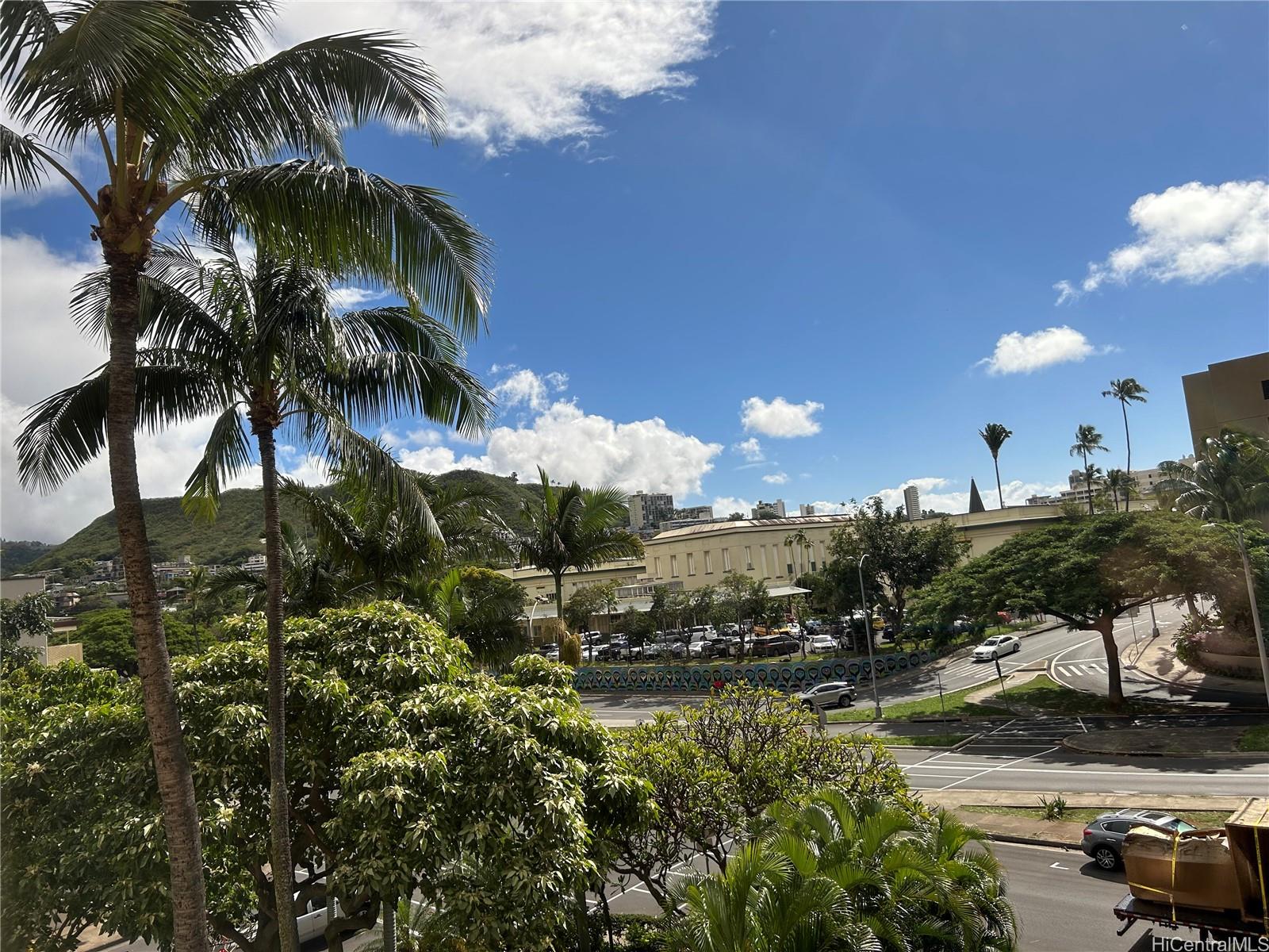Kukui Plaza condo # #D312, Honolulu, Hawaii - photo 5 of 15