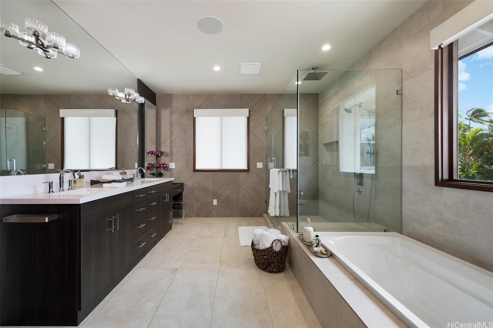 55  Niuiki Circle Niu Beach, Diamond Head home - photo 17 of 23