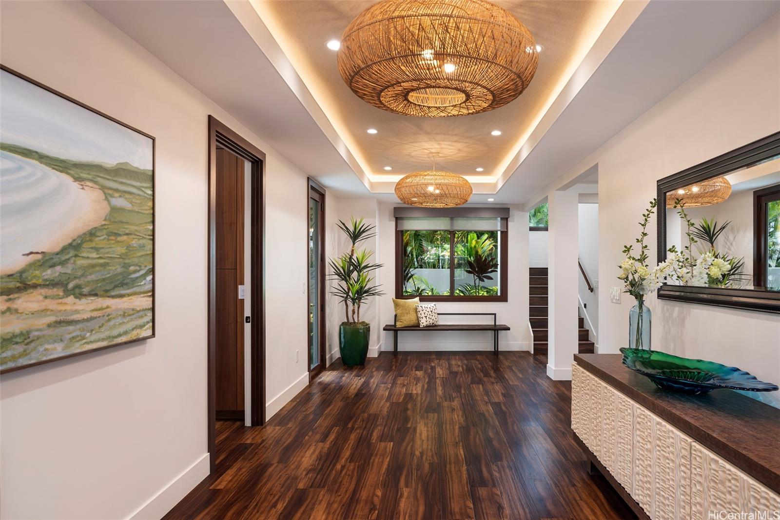 55  Niuiki Circle Niu Beach, Diamond Head home - photo 4 of 23