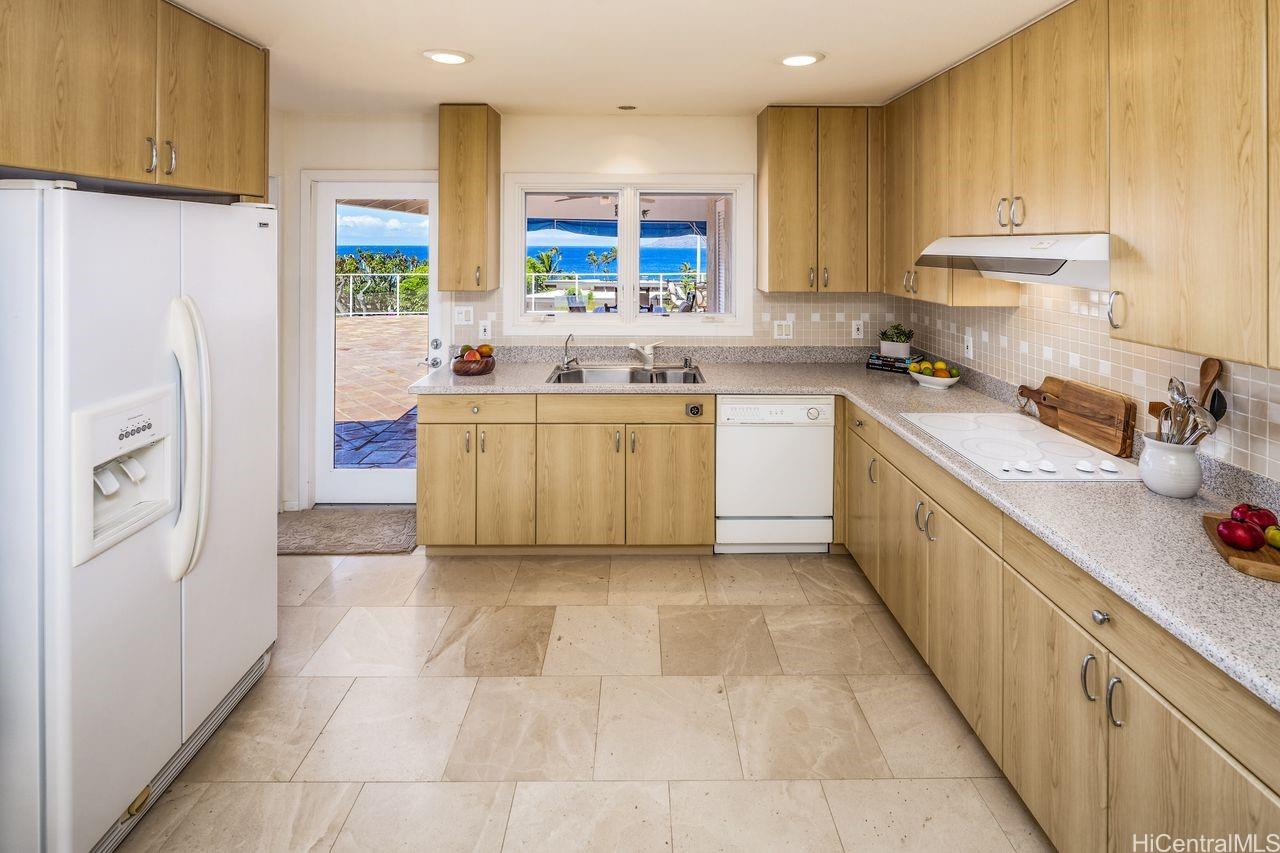 55  Poipu Drive Koko Kai, Hawaii Kai home - photo 11 of 22