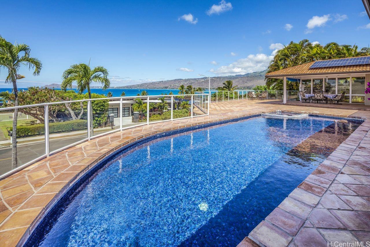 55  Poipu Drive Koko Kai, Hawaii Kai home - photo 3 of 22