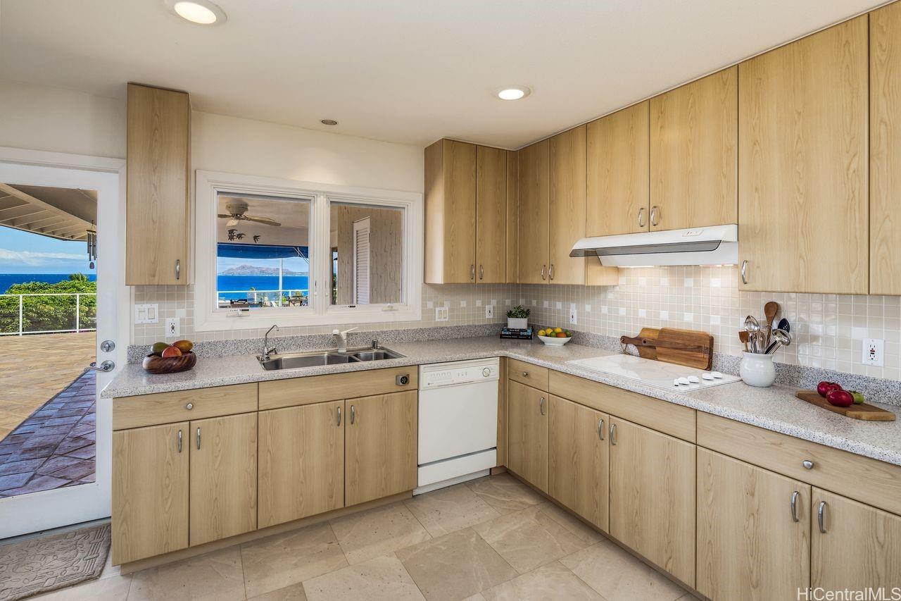 55  Poipu Drive Koko Kai, Hawaii Kai home - photo 9 of 22